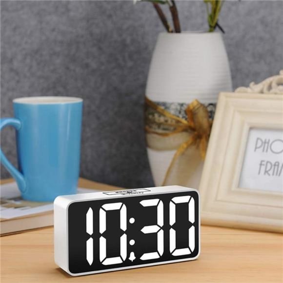 Digital Alarm Clock w USB Port for Charging 0-100% Adjustable Brightness Dimmer - Picture 5 of 5